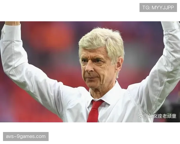 特写:看台上的温格与弗格森,就坐一起观看曼联vs阿森纳 特写:看台上的温格与弗格森,就坐一起观看曼联vs阿森纳